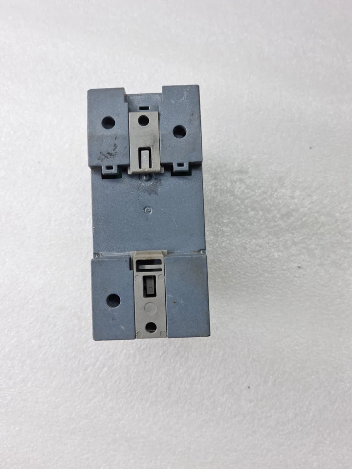 Siemens 6ES7 223-1BH30-0XB0 SM 1223 DC/DC SIMATICS7-1200 MODULE 6ES72231BH300XB0